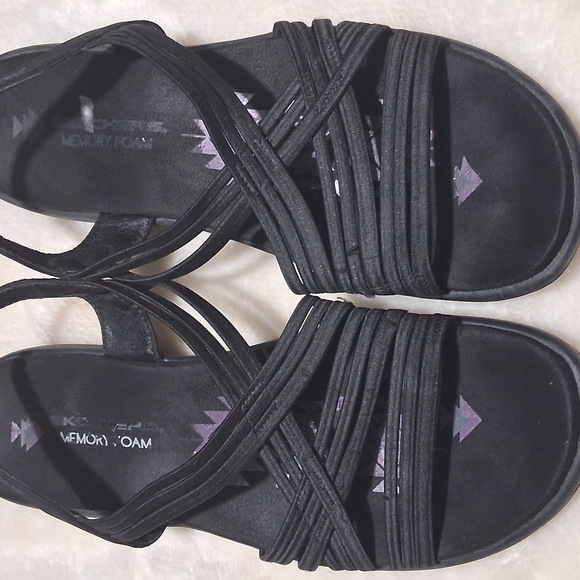 Skechers Black Casual Sandals with X-Pattern Straps - Picture 2 of 6